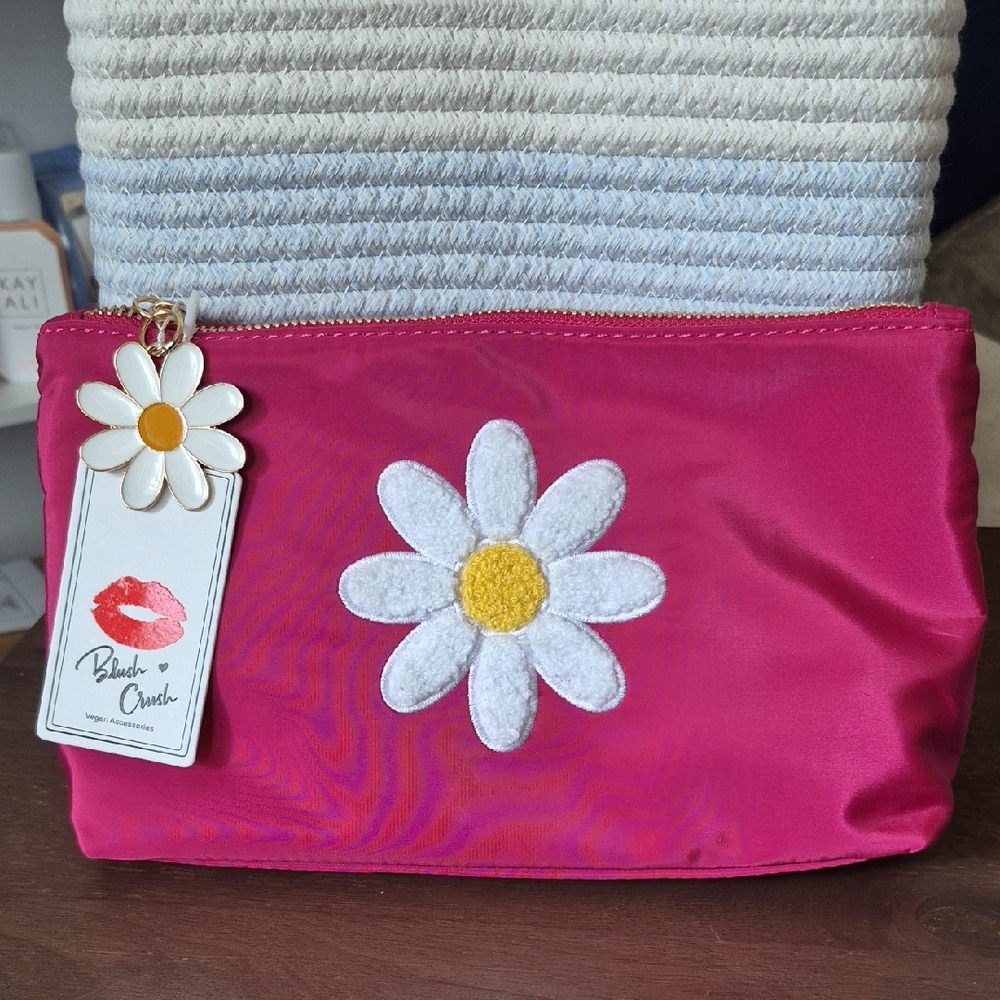 Pink Daisy Makeup Bag